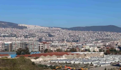 İzmir’deki Yapıların Yüzde 60-70’i Dönüşüme İhtiyaç Duyuyor