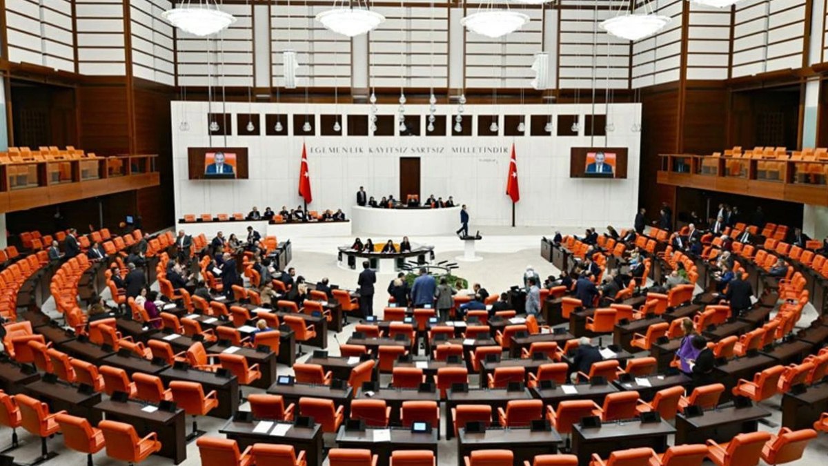 Lübnan’da Türk askerinin görev süresi 1 yıl daha uzatıldı