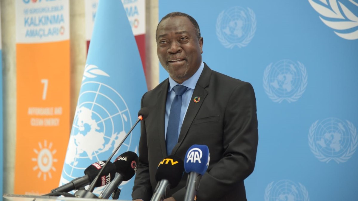 BM Türkiye Koordinatörü Ahonsi: Dünyada 10 kişiden 1’inin aç uyuması utanç verici