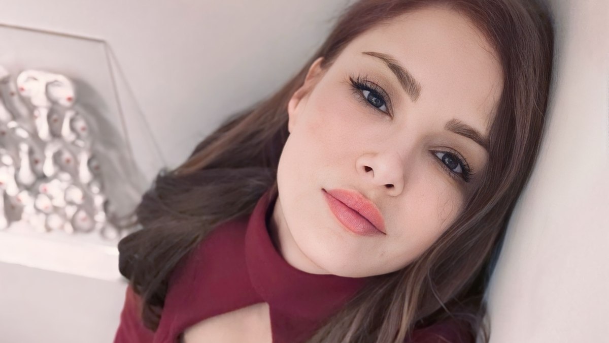 Oyuncu Mine Tugay eleştirilere cevap verdi: “Şeklimi beğenmeyen takipten çıksın”