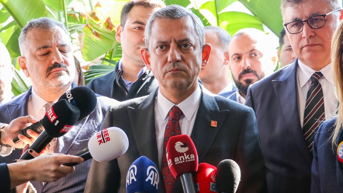 Özgür Özel: Cumhurbaşkanı adayını bütün seçilmişlerle belirleyeceğiz